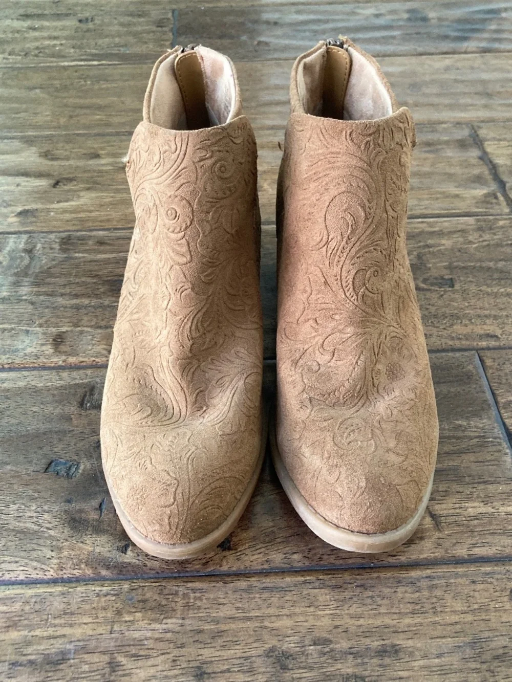 B.O.C. Floral Embossed Leather Tan Womens 9M Ankle Bootie Block Heel Boho